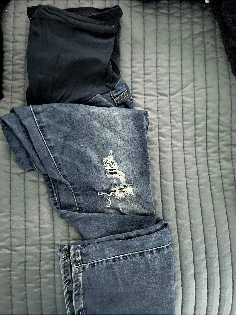 Maternity Indigo Blue Distressed Skinny Jeans in Blue Size Large